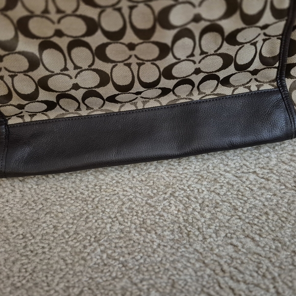 IN GOOD USED CONDITION.. Coach Tan Signature Canvas Tote with Brown Leather Trim - Picture 6 of 14